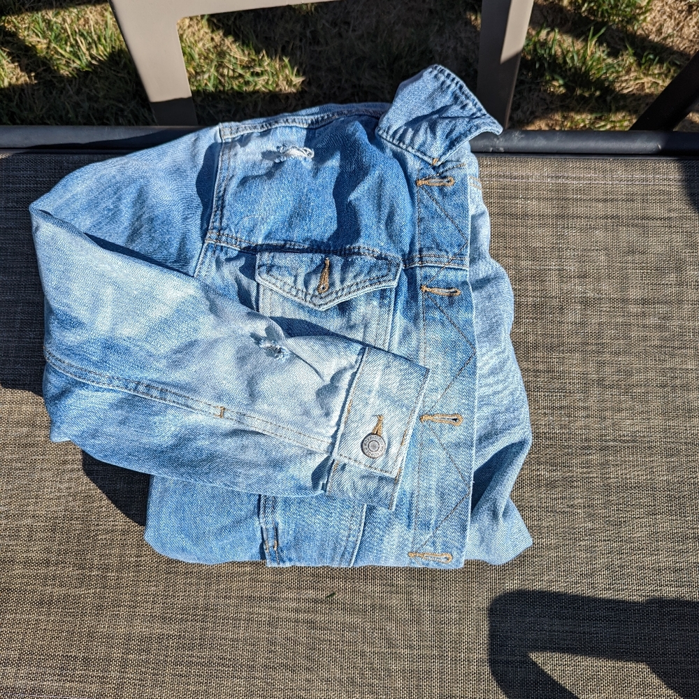 Jean jacket - Picture 3 of 10